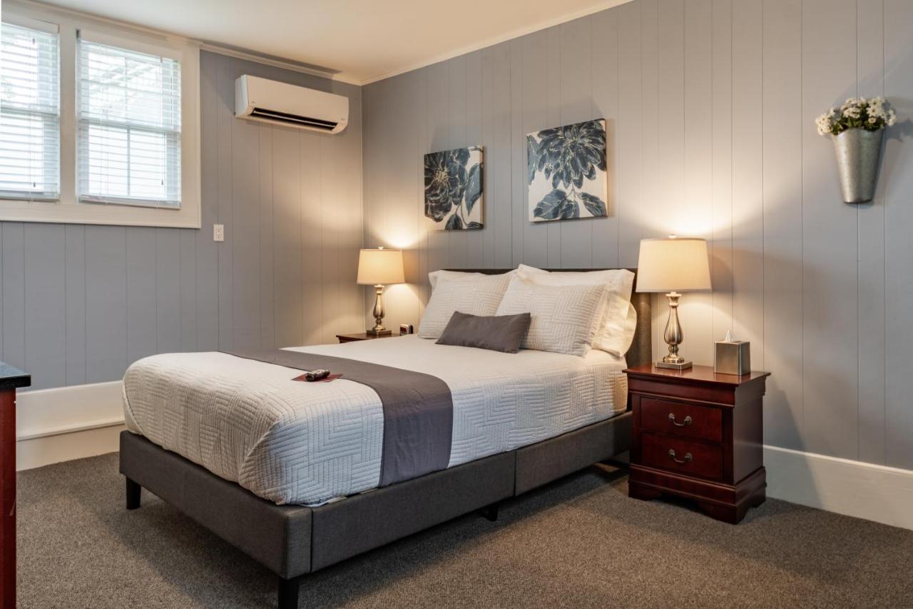 Homestead Inn New Milford Bagian luar foto