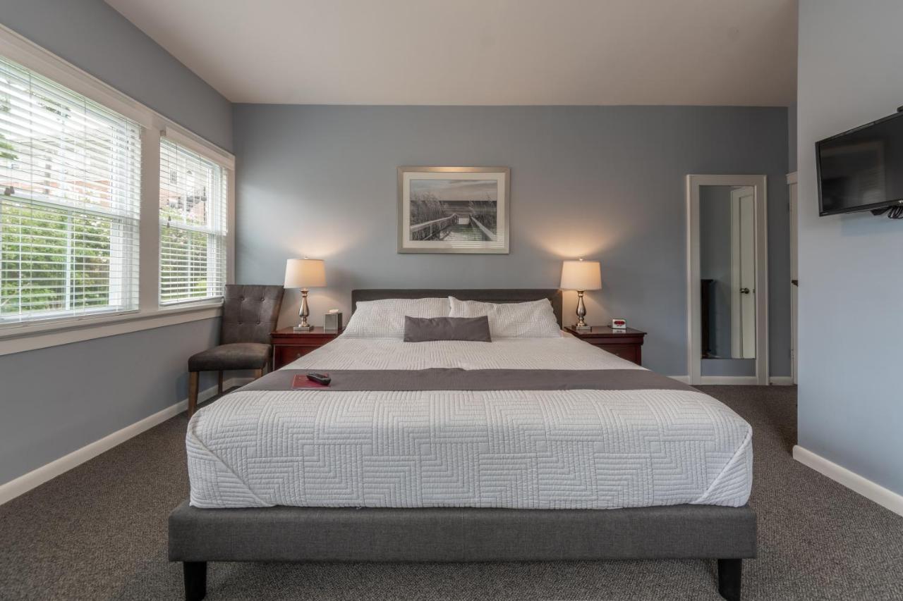 Homestead Inn New Milford Bagian luar foto