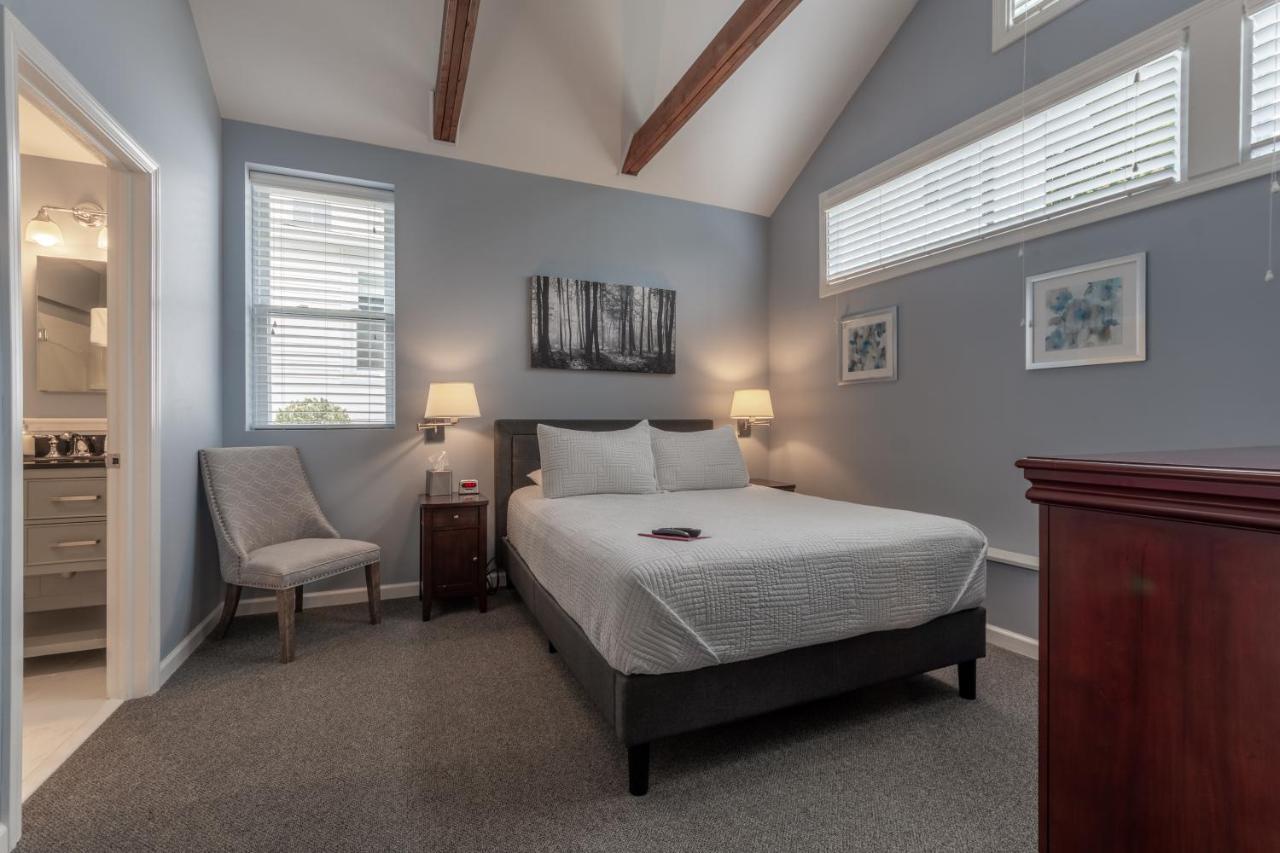 Homestead Inn New Milford Bagian luar foto