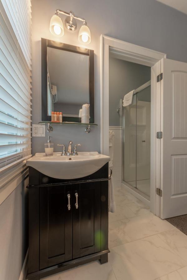 Homestead Inn New Milford Bagian luar foto