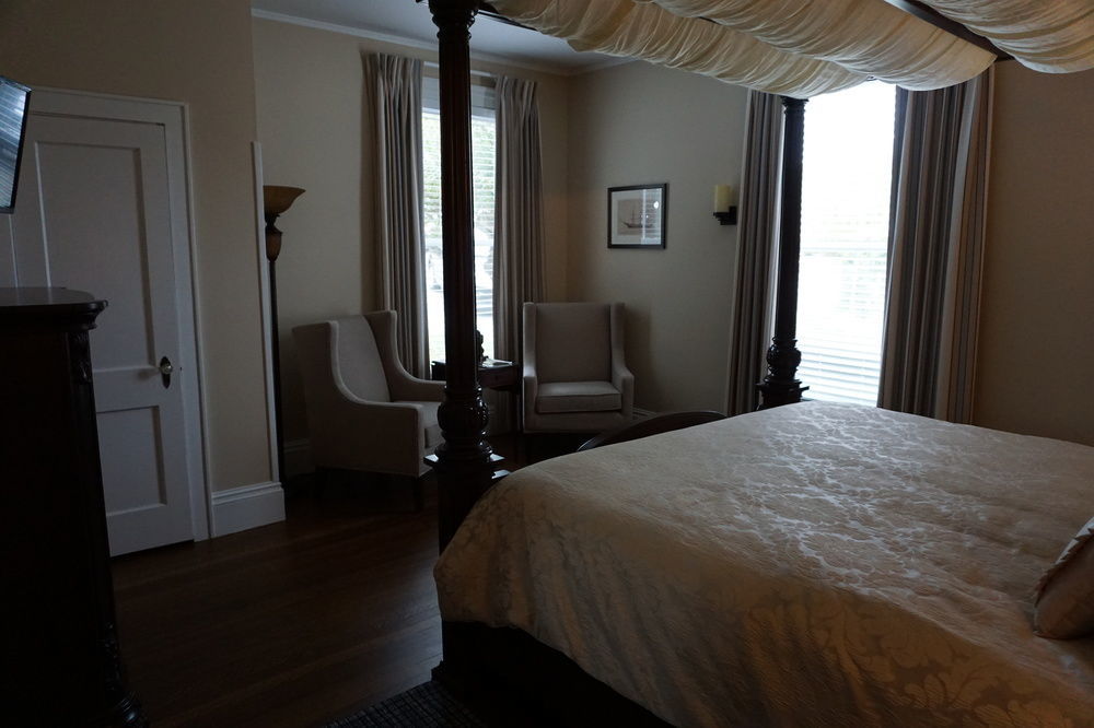 Homestead Inn New Milford Bagian luar foto
