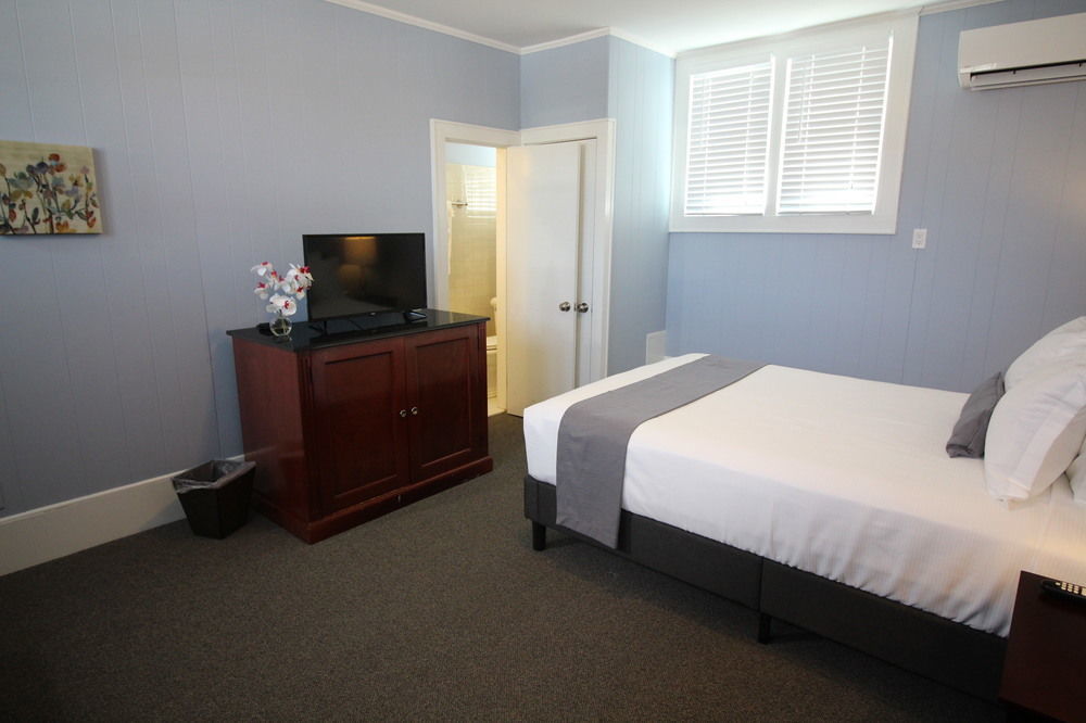 Homestead Inn New Milford Bagian luar foto