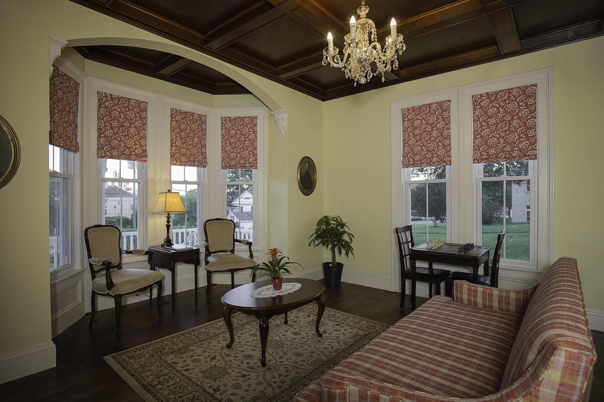 Homestead Inn New Milford Bagian luar foto