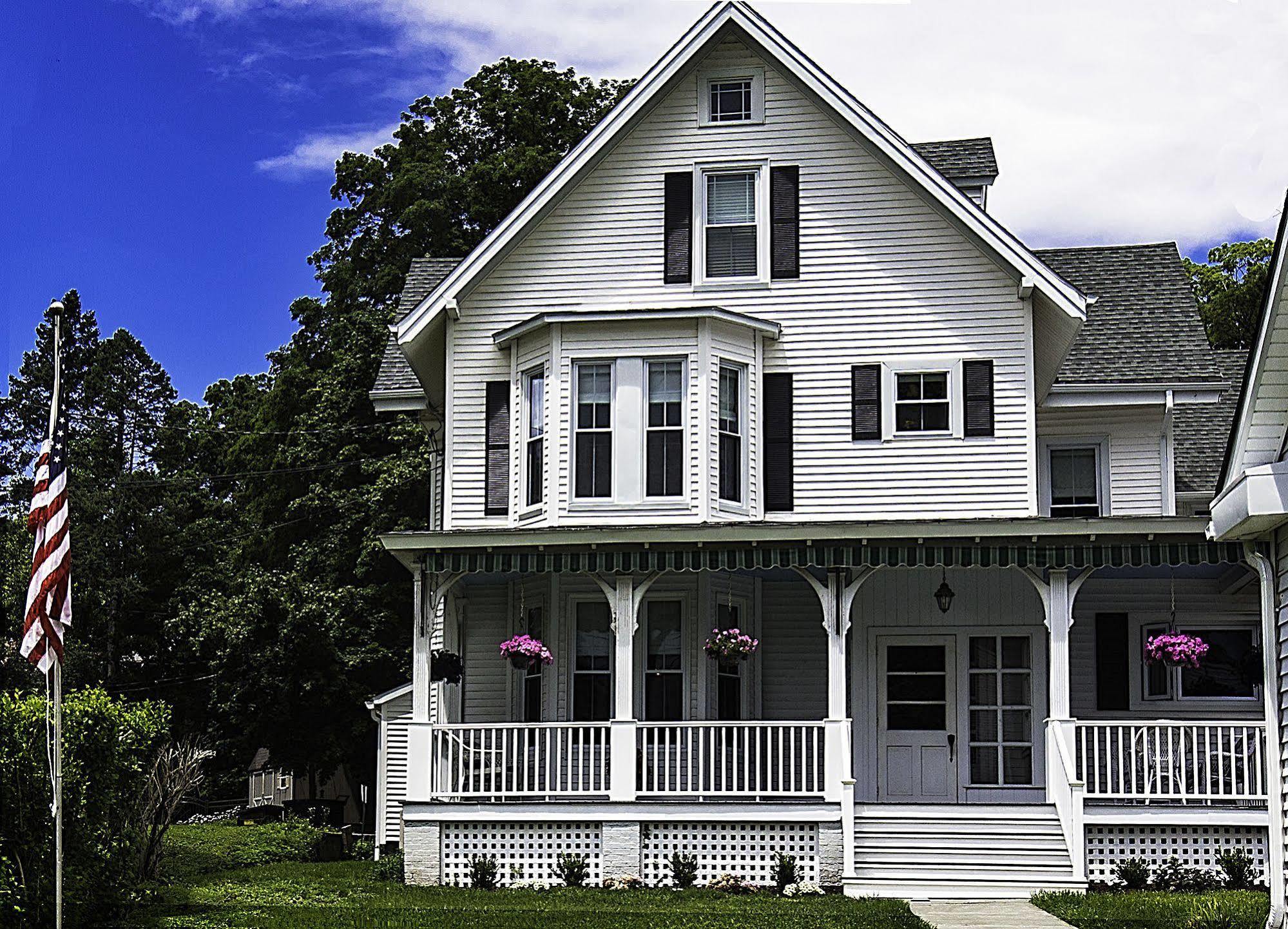 Homestead Inn New Milford Bagian luar foto