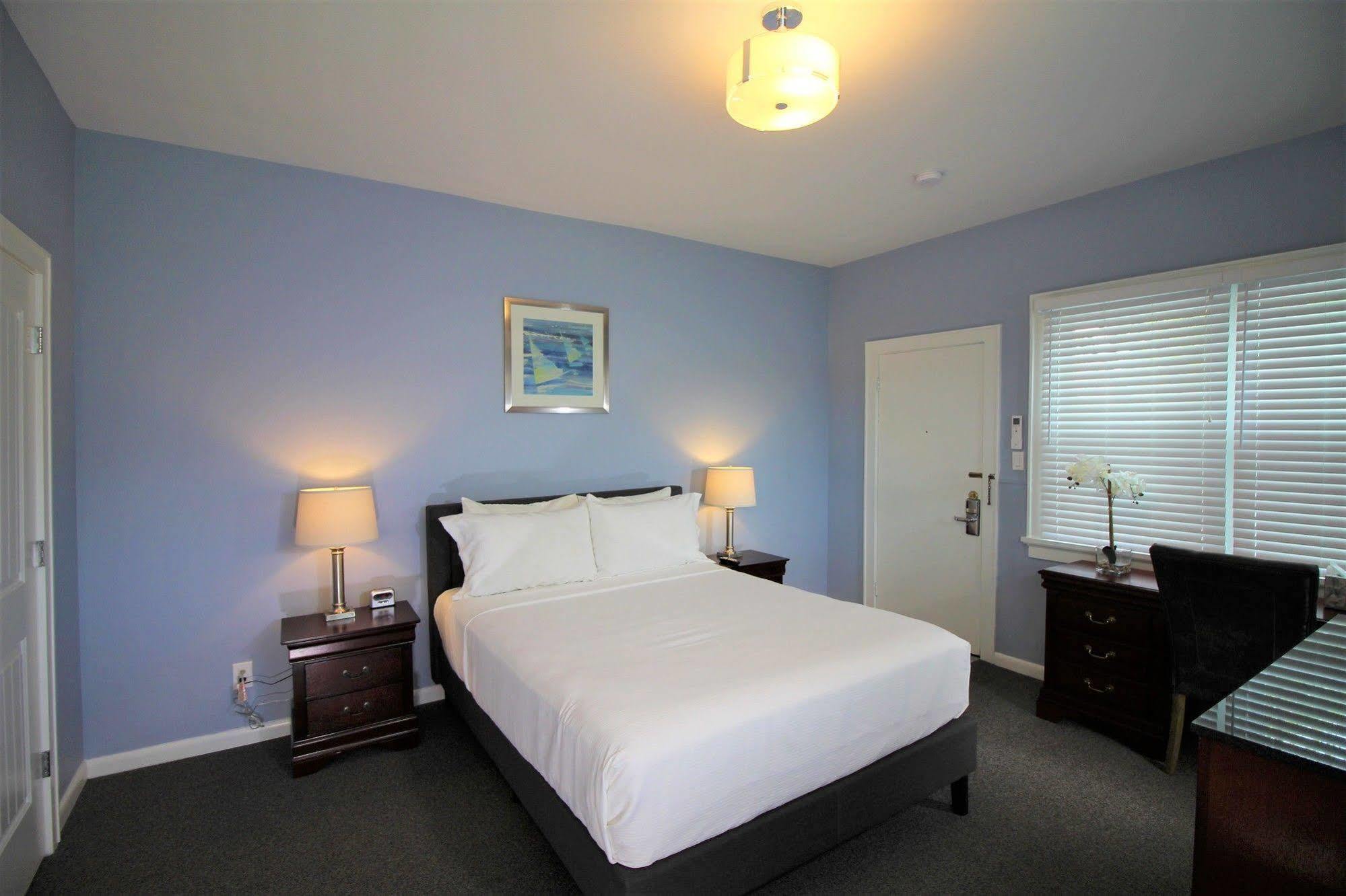 Homestead Inn New Milford Bagian luar foto
